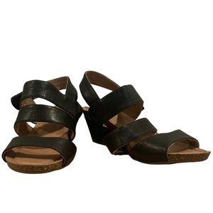 Adam Tucker by Me Too Tora 1 Black Leather Wedge Sandals size 7